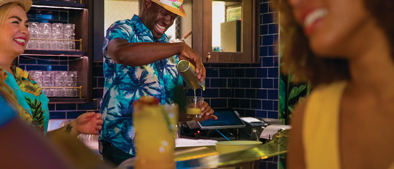 Caribische sferen aan de zwembadbar.