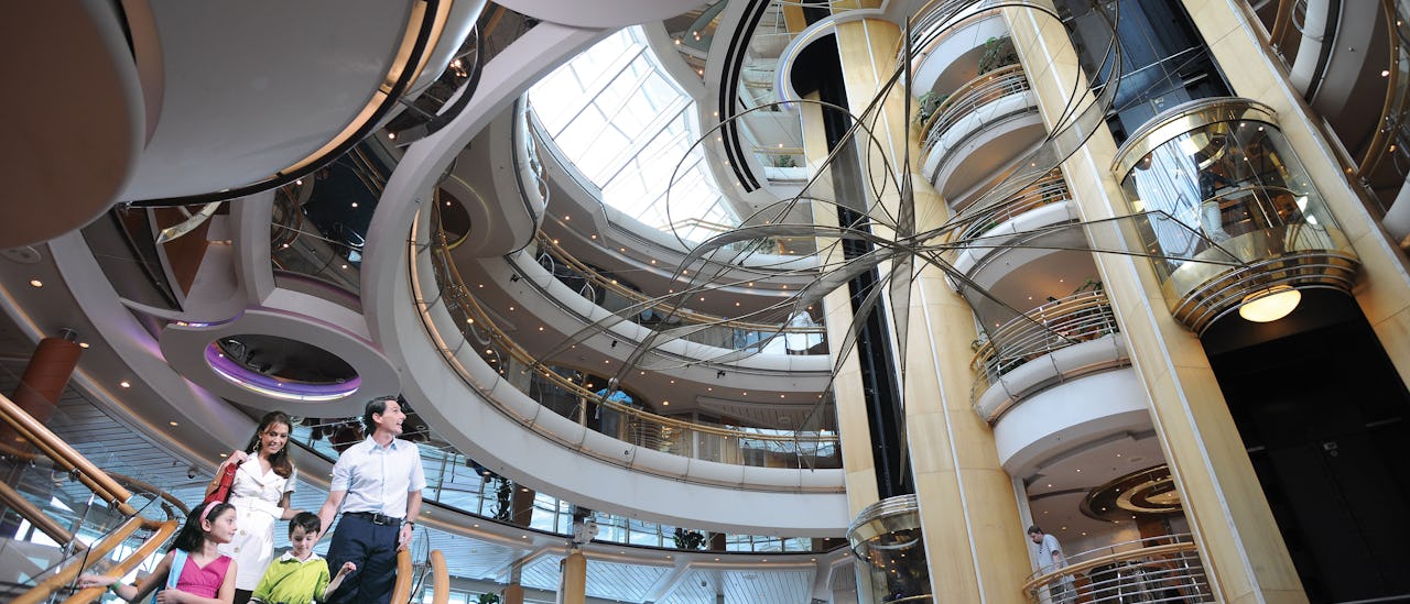 Het atrium - het hart van het schip.