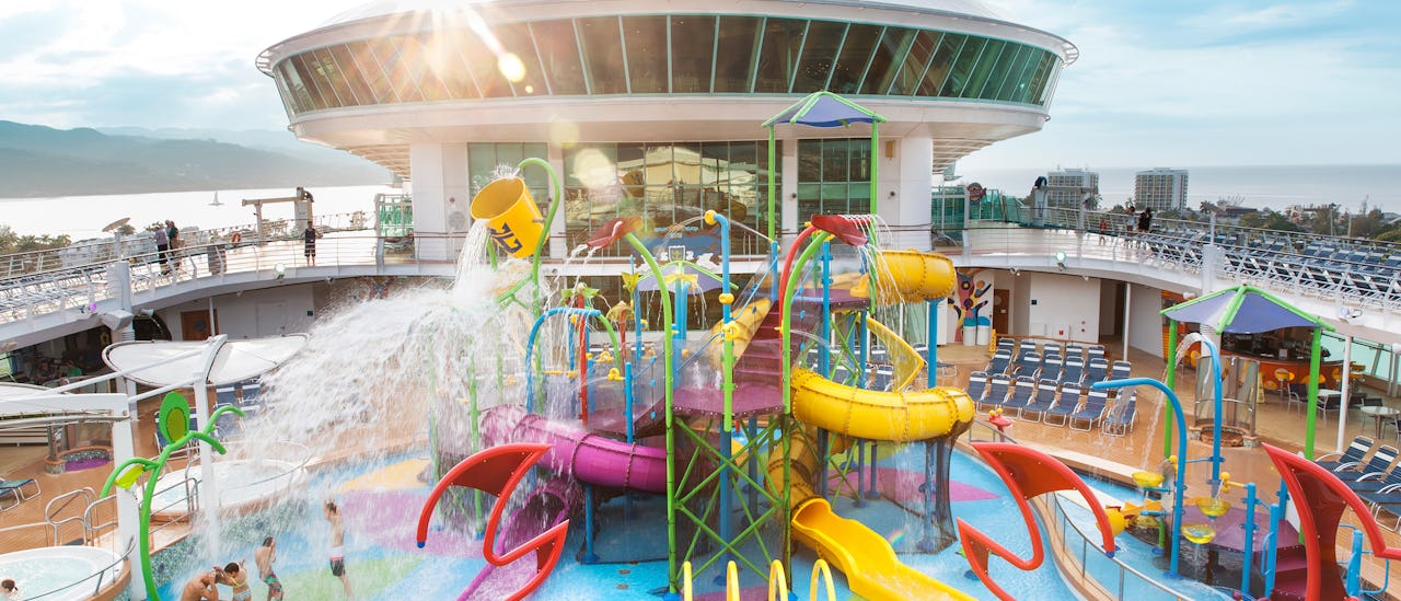 Lasten- ja nuortenkerhot kuuluvat hintaan