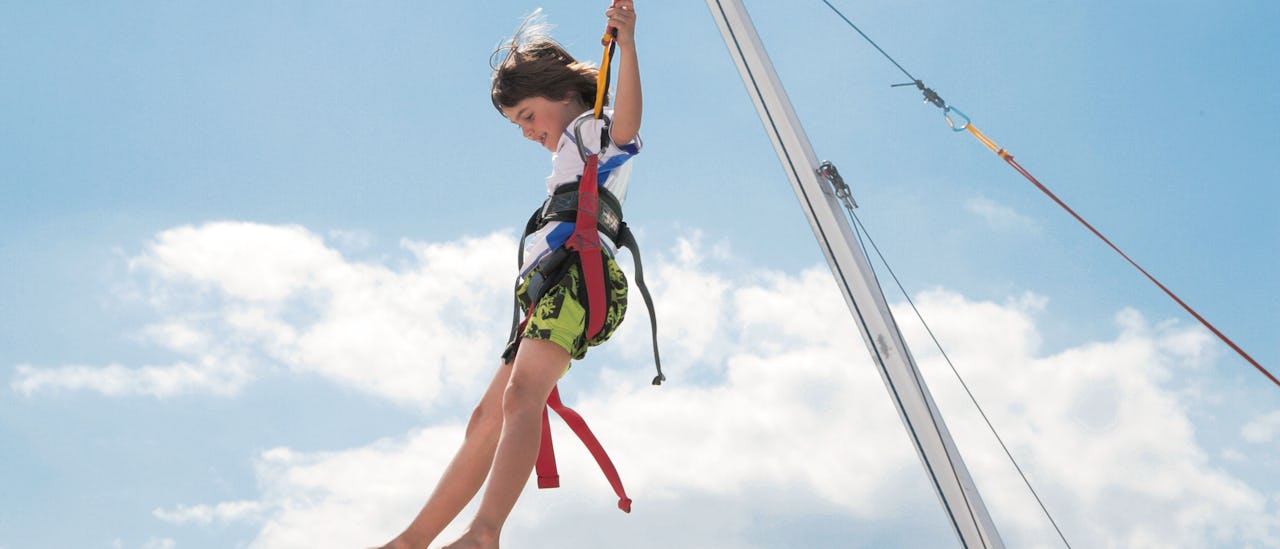 Leef je uit op de trampoline.