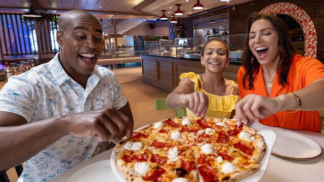 IC, Icon of the Seas, family having pizza at Giovanni's Wine Bar, Italian food, enjoyment, fun.