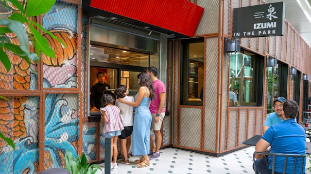 IC, Icon of the Seas, family at Izumi in the Park window, Japanese cuisine, Quick Bites, casual dining,